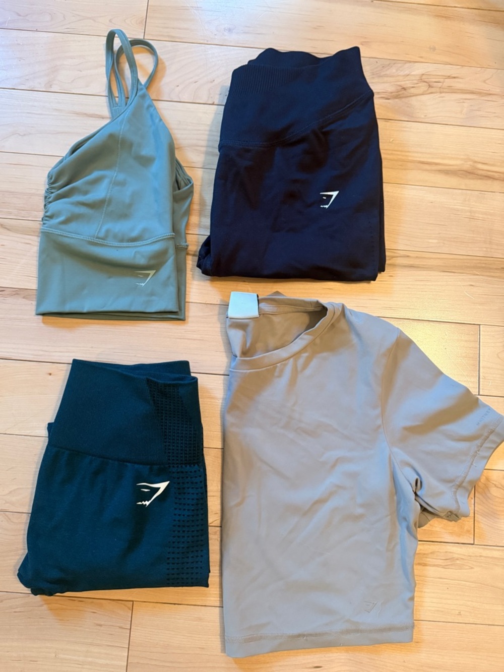 Gymshark Bundle (Women’s Size Medium)